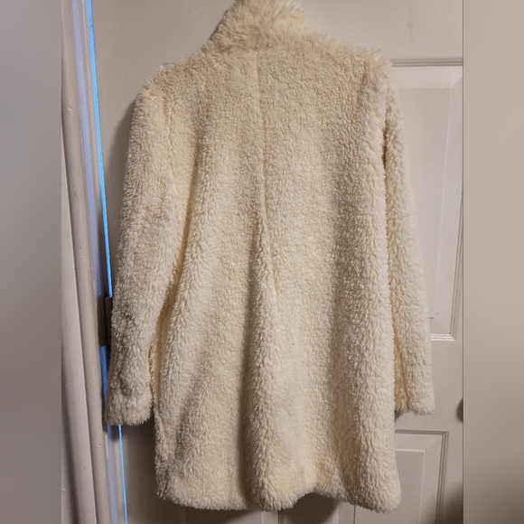 Forever 21 Women's Sherpa Coat - Picture 4 of 4